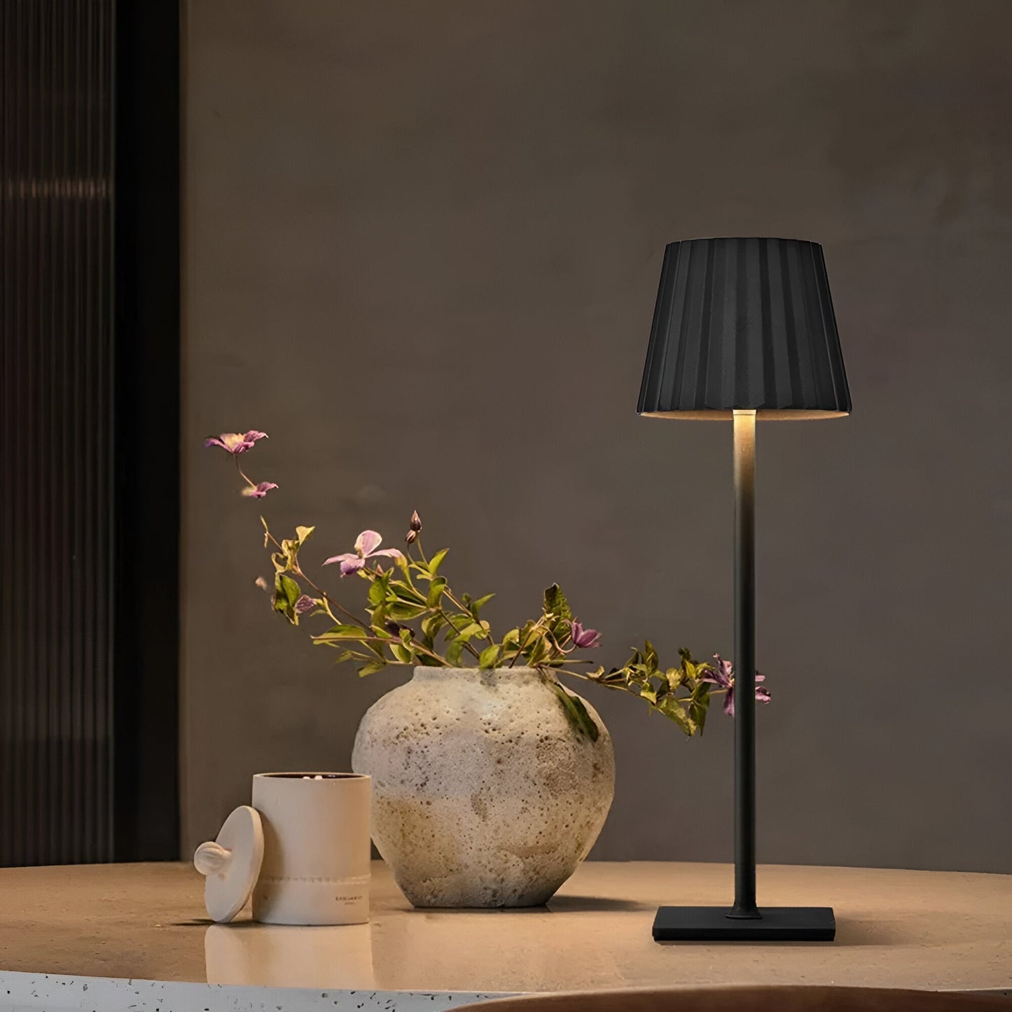 Kabellose Tischlampe | Lampe für Wohnzimmer | Moderne Tischleuchte mit Akku | VelaLume